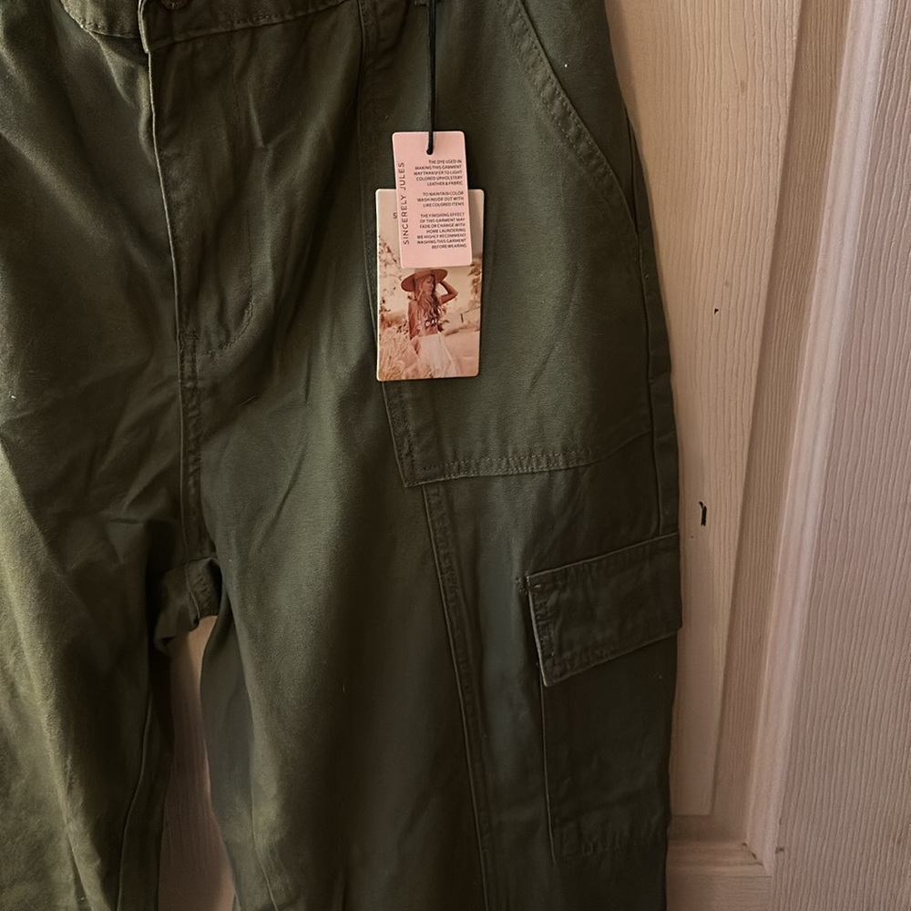 Sincerely Jules Cargo Green Pants. 13/31 - Picture 4 of 4